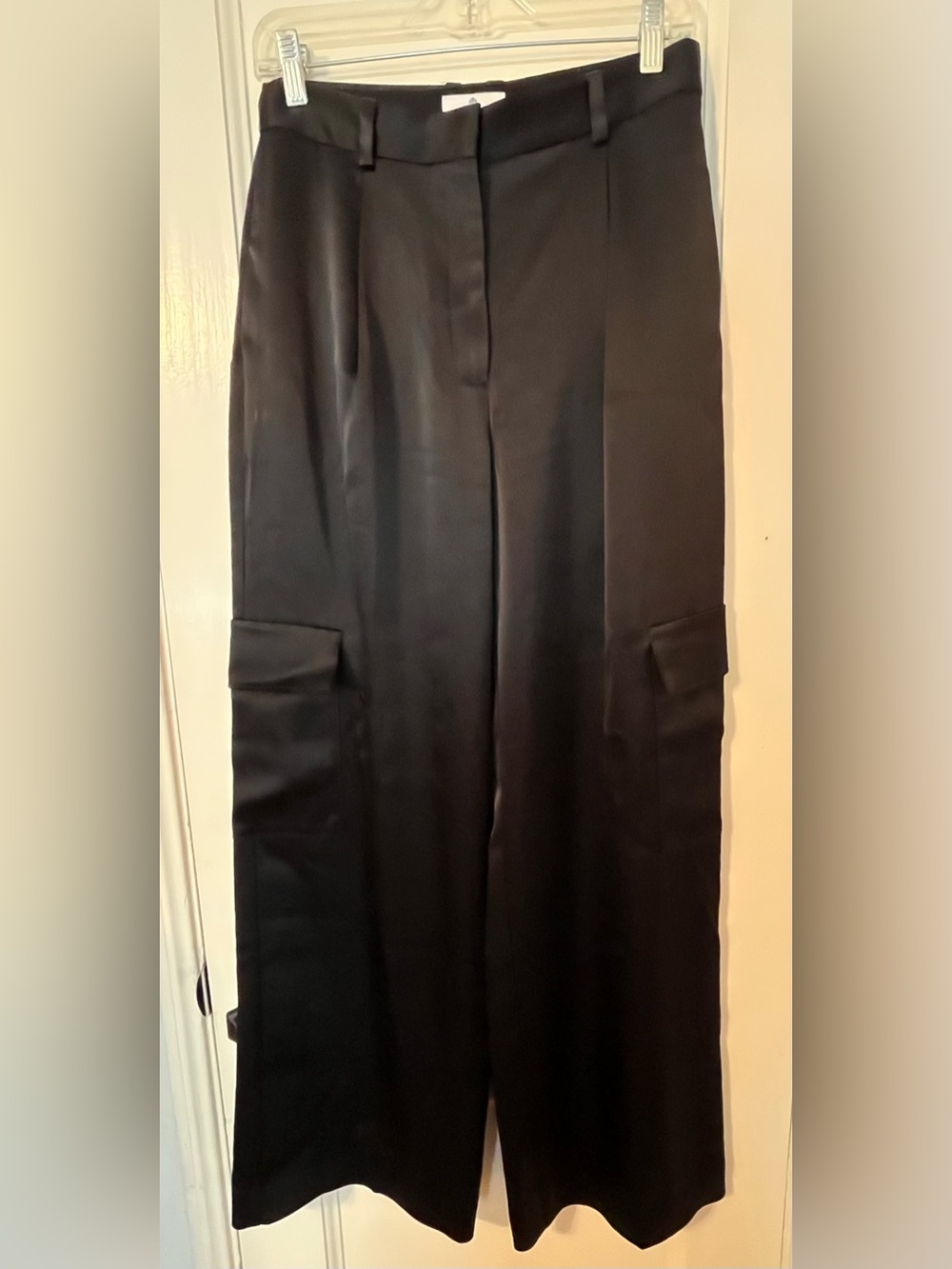 Aritzia Babaton Satin Wide-Leg Cargo Pants - Black (Size 6)